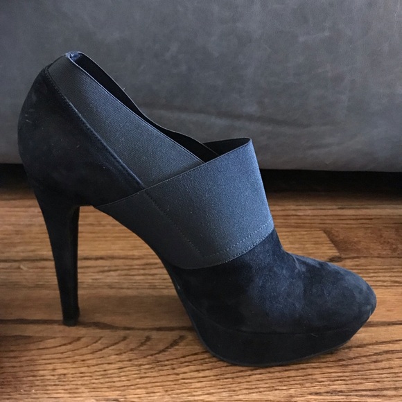 Stuart Weitzman Wrapitup Black Suede Heels - Picture 3 of 4
